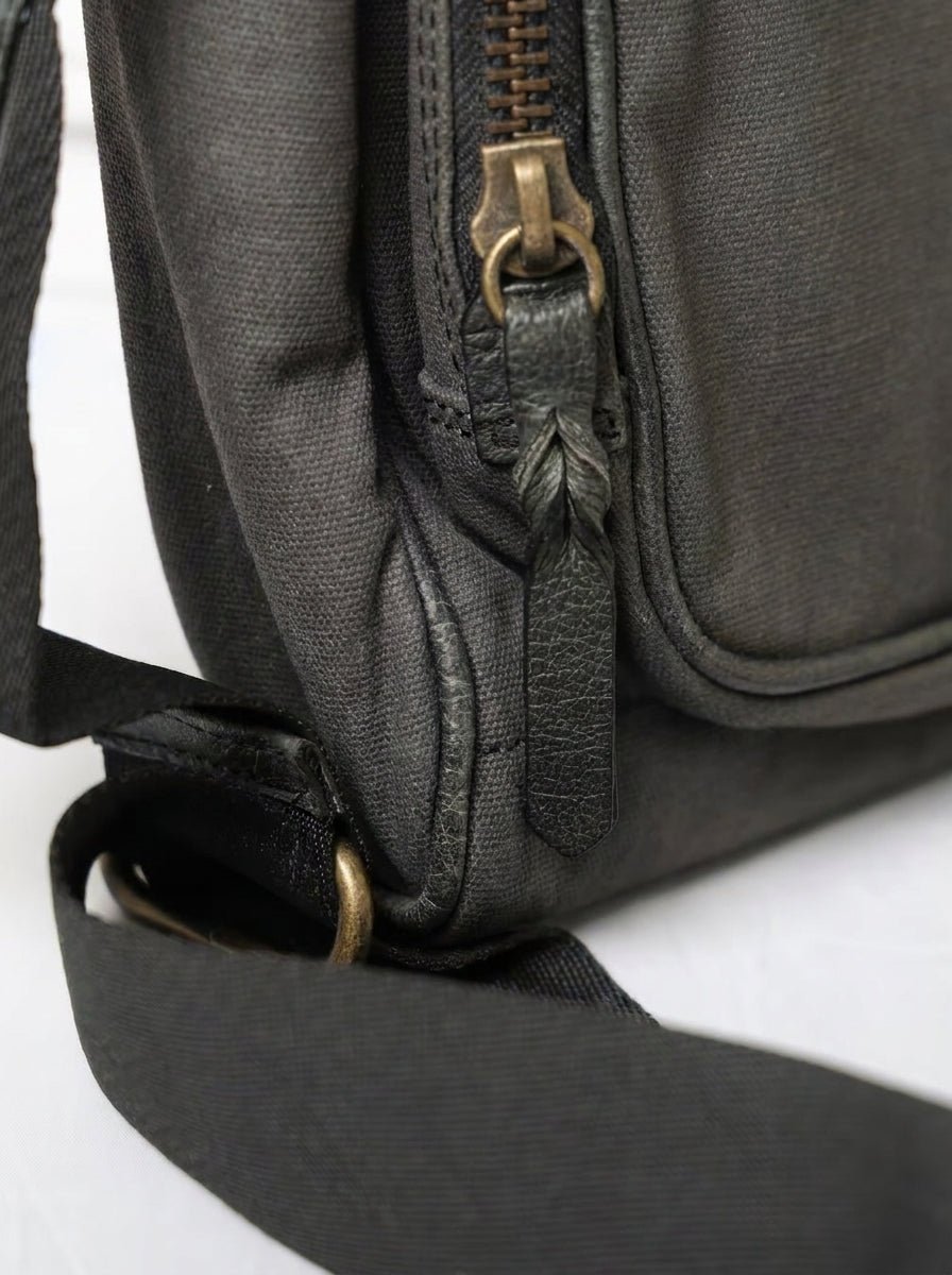 OFFICIUM LAPTOP BAG – CHARCOAL